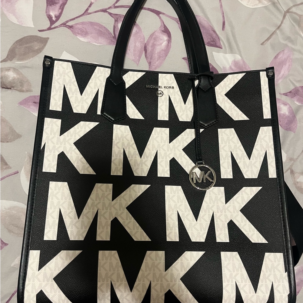 Michael Kors Large bag brand new